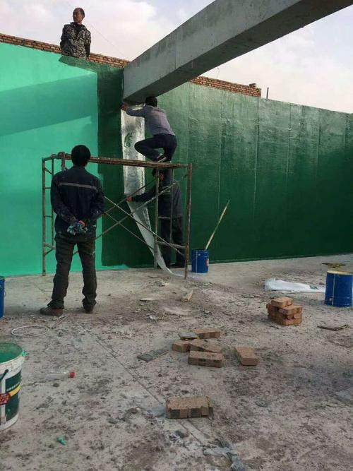 隆阳针对老旧车间地面普遍存在的起砂、裂缝问题